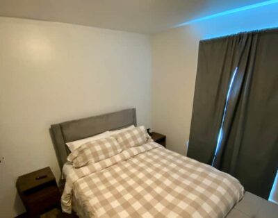 Serene & Modern | 5★ Location, ♛Queen Bed, Parking